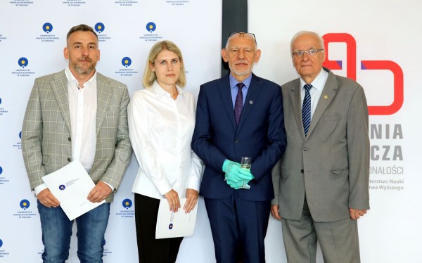 Click to zoom the picture.